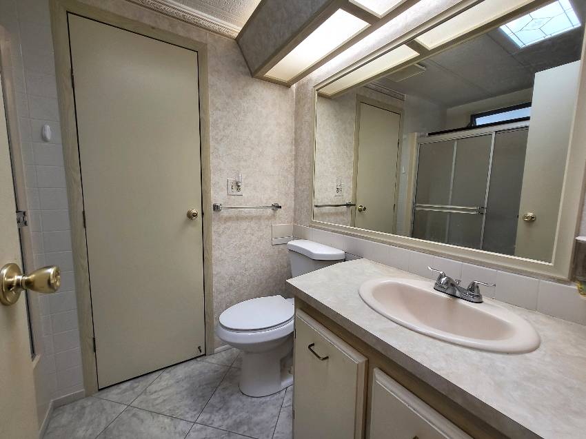 5467 Yarmouth Lane a Sarasota, FL Mobile or Manufactured Home for Sale